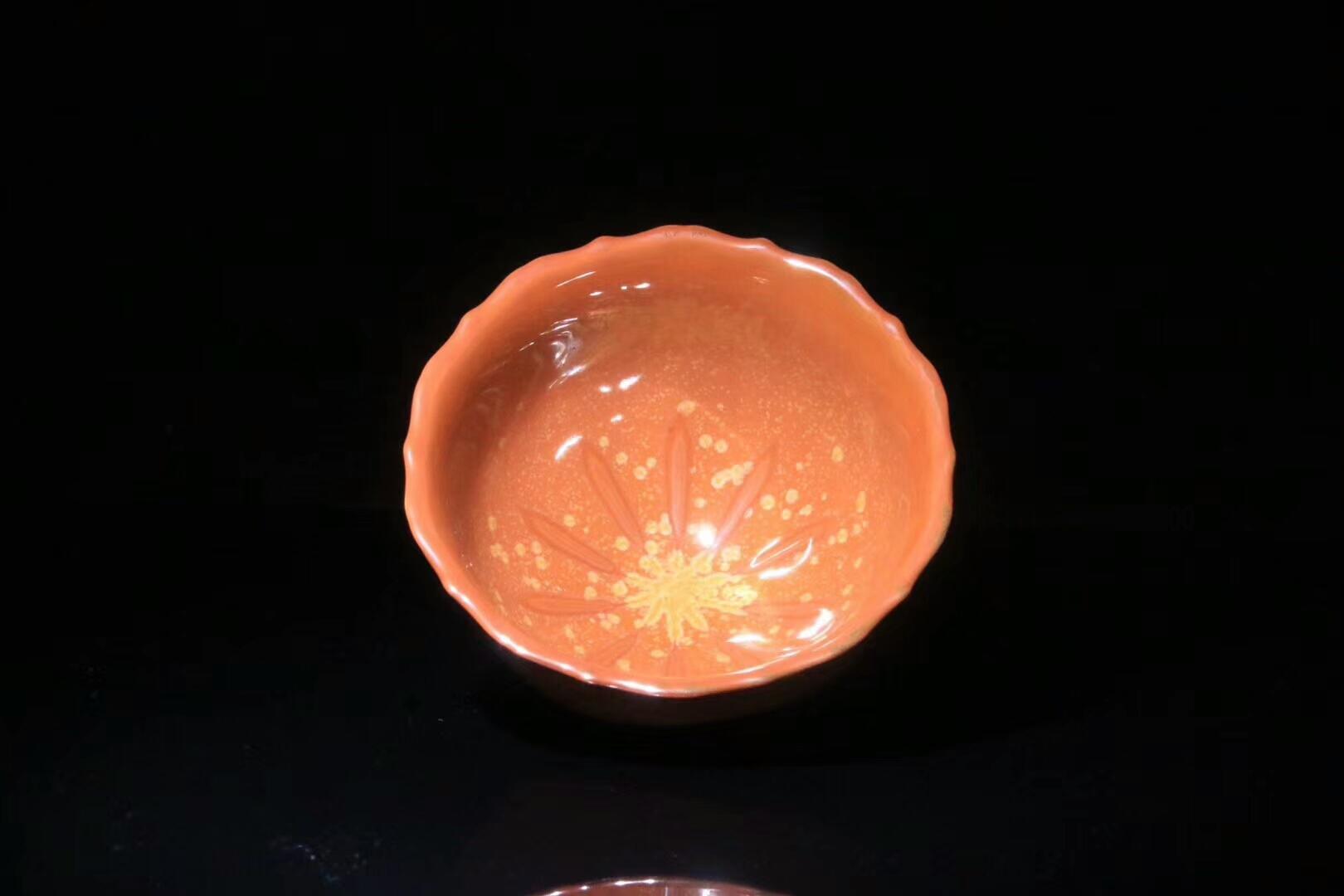 大国工匠 作者:范泽锋老师 作品:莲花 【呤赏烟霞】 口径:10.5cm*6.5cm