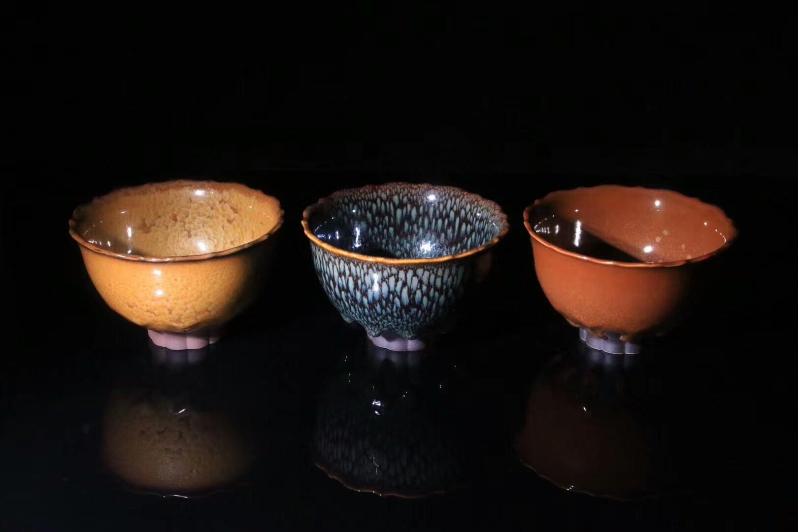 大国工匠 作者:范泽锋老师 作品:莲花 【呤赏烟霞】 口径:10.5cm*6.5cm