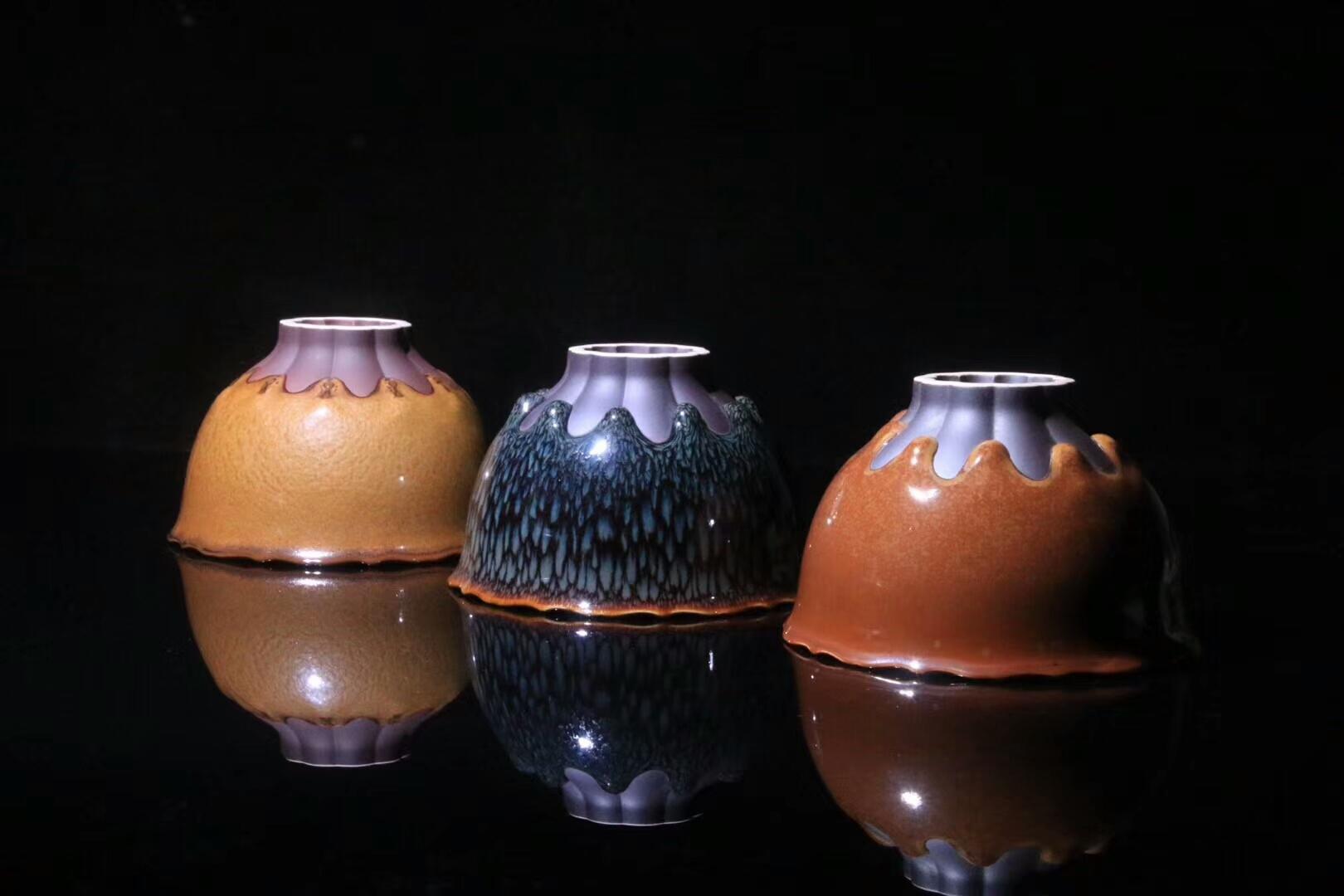 大国工匠 作者:范泽锋老师 作品:莲花 【呤赏烟霞】 口径:10.5cm*6.5cm