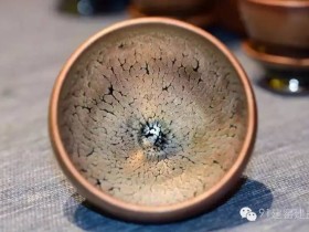 建盏各种釉面颜色形成机制浅析