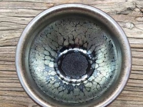 旭彩俞彩恭师傅精品油滴束口盏,口径8.8高5.5cm