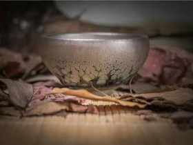 陈艗束口油滴盏带釉泪口径8.2x5公分