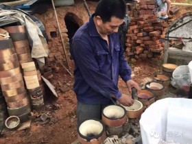 守艺人童兴春丨传承古法,龙窑柴烧建盏。