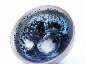 刘记寿8.5公分束口蓝油滴盏,釉面温顺,挂彩极快!