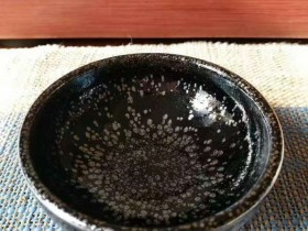 白丁瓷坊黄祥迪油滴茶盏：口8.5高3.8