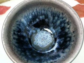 严记“蓝油滴”:口8.5高5.5