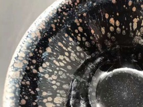 女匠-罗希,玻化小油滴,口径9高5,器型古朴。