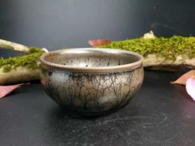 余士奇油滴:口8.4高4.7