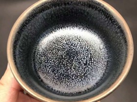 缪兴洲,蓝色小油滴,口径8.5高4.8,独特器型!