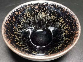 罗希女匠人,口径9高5,纹路别具一格!