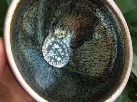 刘吴弟束口满天星大盏:12.2*7,盏内外斑纹均匀,无干口,质感晶莹剔透