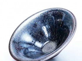 李勇22.3公分撇口大盏,纯手工大器。