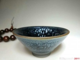 罗杰“百花”盏:口10高4.7,百花盛开,争奇斗艳。