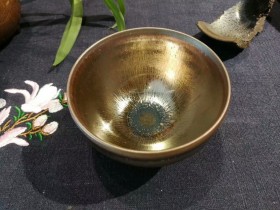 范大量“彩斑”:口径8.2高5.2
