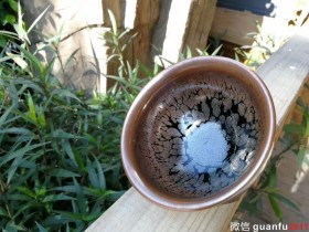 谢松青黄油滴盏:口径9.2*5.3