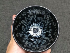 曹永 黑底银滴盏:敛口盏8.5*5.5 斗笠盏8.9*4.8