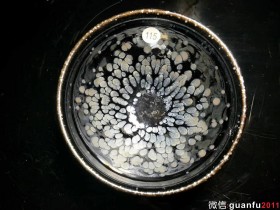 巫贵豪 黑釉银油滴 口径:8.8 高:5.4