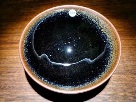 白炳友师傅古法柴烧作品:乌金油滴 敛口 口径9.8高4.5