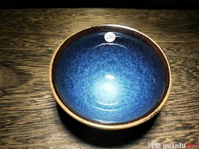 孙建兴老师之女孙莉回蓝釉茶盏 口9高5 传承古器经典,釉面璀璨夺目