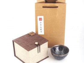余贵文老师制 黑底银滴 手工作品