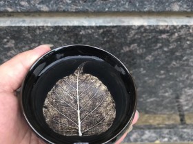 每一盏 每一叶 每一梗都凝聚岁月的精华菩提木叶盏 周世义口径:8.5×5.0cm