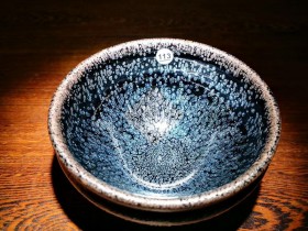 栩栩如生水母滴之美! 黑底银斑泰斗~卓立旗老师作品!