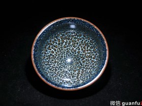 【作者】郭明庆老师 作品 【品名】秘色鹧鸪 【规格】9 x 4.8 cm