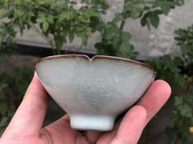 省大师 黄长伟 粉青釉 葵口斗笠杯